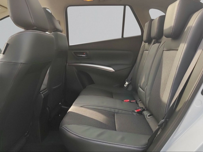 SUZUKI S-Cross 1.5 Piz Sulai Compact Top Hybrid 4x4 – Bild 12