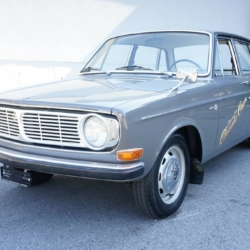 VOLVO 144