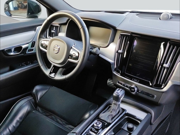 VOLVO S90 2.0 T6 R-Design AWD – Bild 15