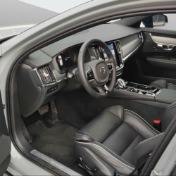 VOLVO V90 2.0 T8 TE Plus Dark eAWD – Bild 11