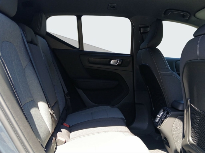 VOLVO XC40 2.0 B3 MH XCITE – Bild 13