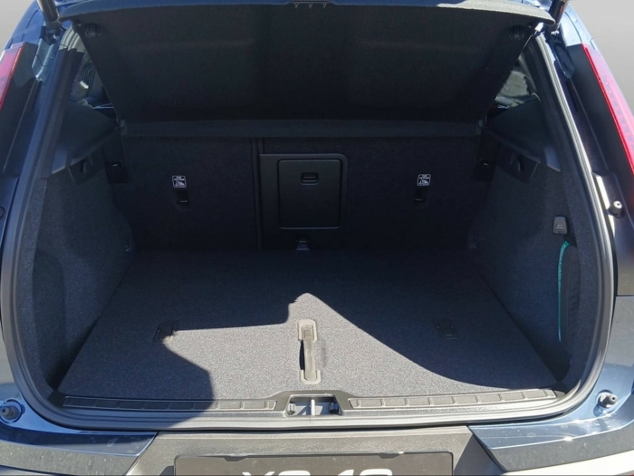VOLVO XC40 2.0 B3 MH XCITE – Bild 10