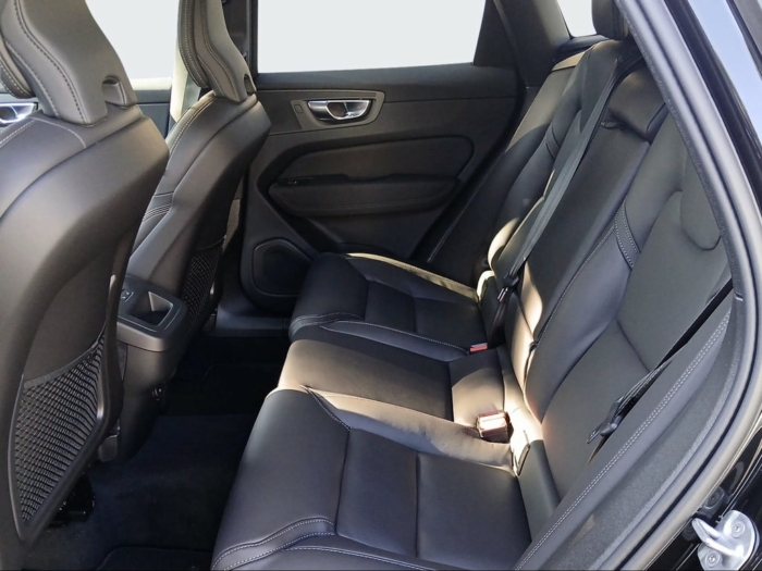 VOLVO XC60 2.0 B5 MH Plus Dark AWD – Bild 12