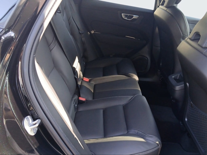 VOLVO XC60 2.0 B5 MH Plus Dark AWD – Bild 13