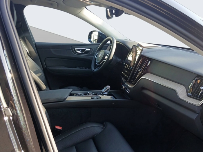 VOLVO XC60 2.0 B5 MH Plus Dark AWD – Bild 14