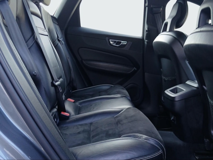 VOLVO XC60 2.0 D4 R-Design AWD – Bild 13