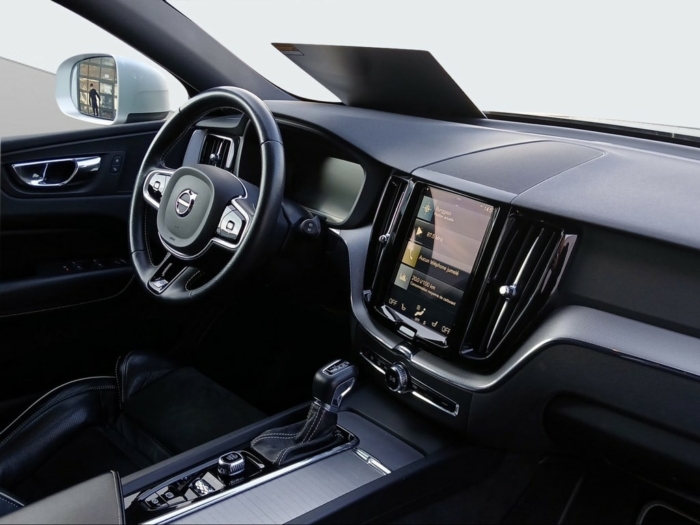 VOLVO XC60 2.0 D4 R-Design AWD – Bild 15