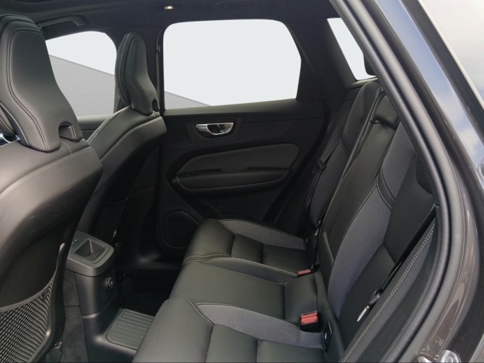 VOLVO XC60 2.0 T6 TE Plus Dark eAWD – Bild 12
