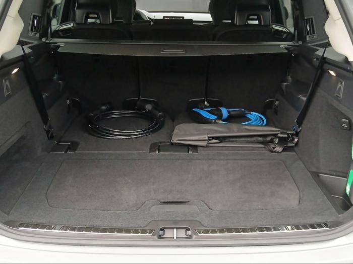 VOLVO XC90 2.0 T8 TE Plus Dark eAWD – Bild 10